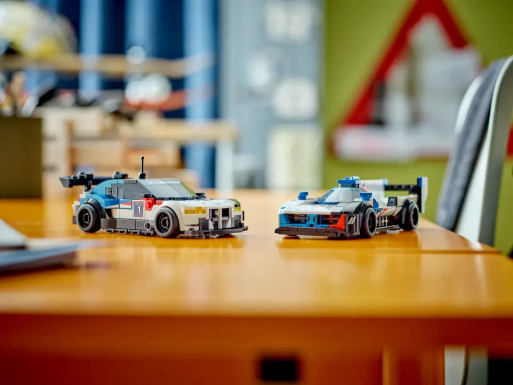 BMW M4 and BMW M Hybrid on display